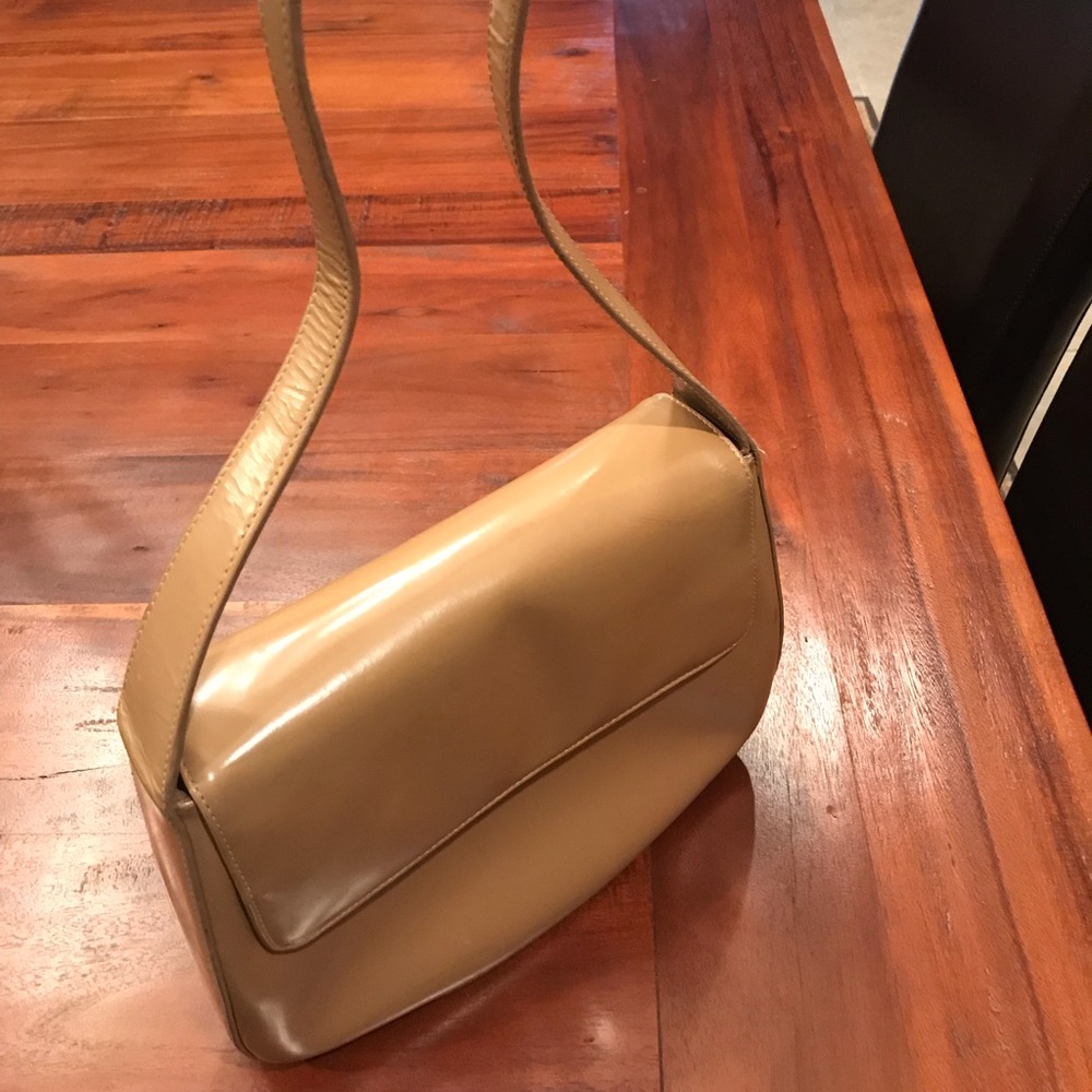 Enzo leather purse.